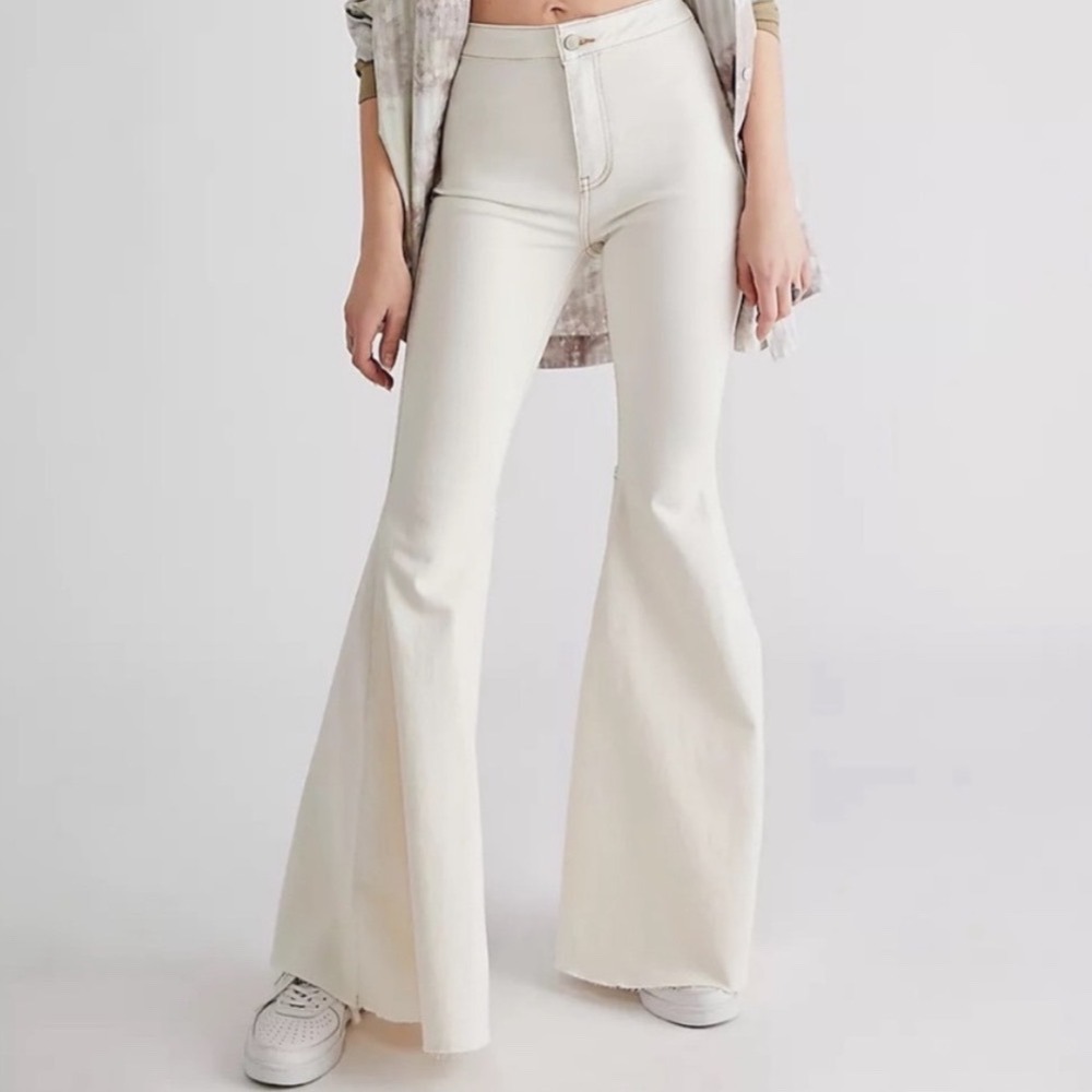 Free people just float on white flare jeans size 25 high rise boho festival